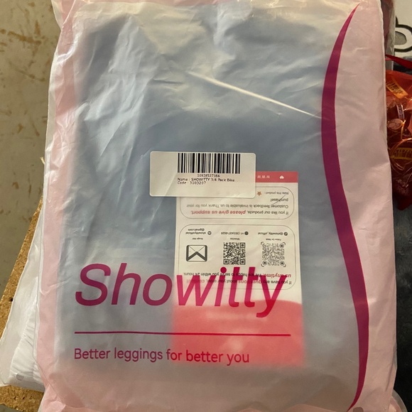 Showily Bike Shorts - Picture 2 of 3